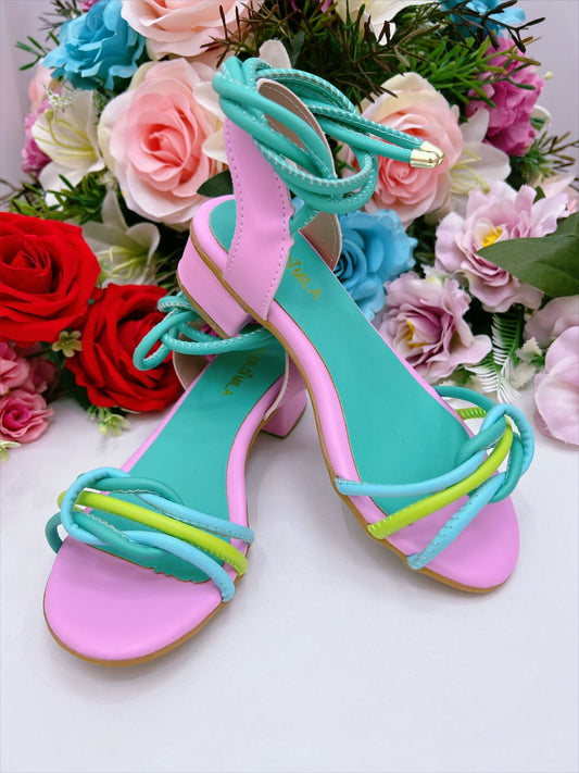Sandalias infantiles coloridas con lazo y tacón verde 