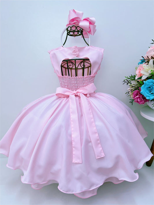 Vestido infantil rosa con encaje y cinturón de perlas