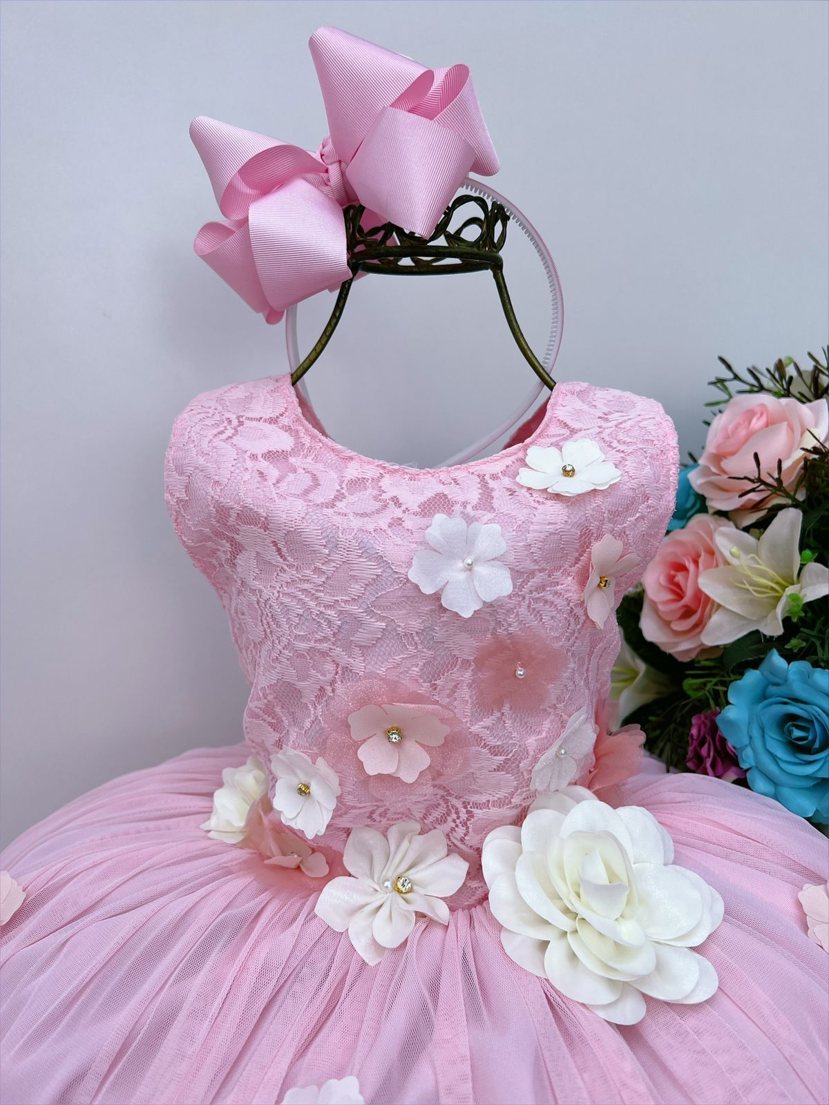 Vestido infantil de lujo rosa con apliques de flores y encaje