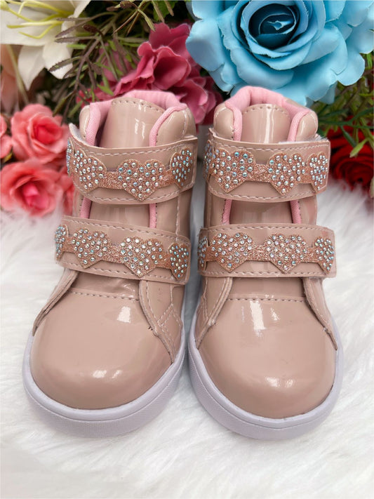 Botines infantiles de charol brillante Nude Heart con velcro