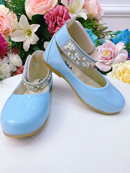 Botines azul bebé con perlas y pedrería 