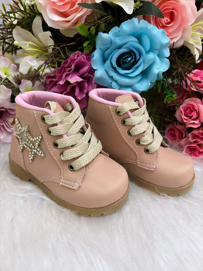 Botines infantiles nude con estrellas, purpurina y cordones 