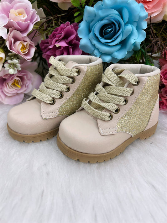 Botas infantiles color marfil con purpurina y cordones 