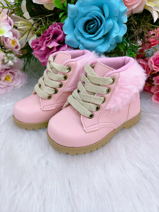 Botines infantiles rosas con felpa y cordones
