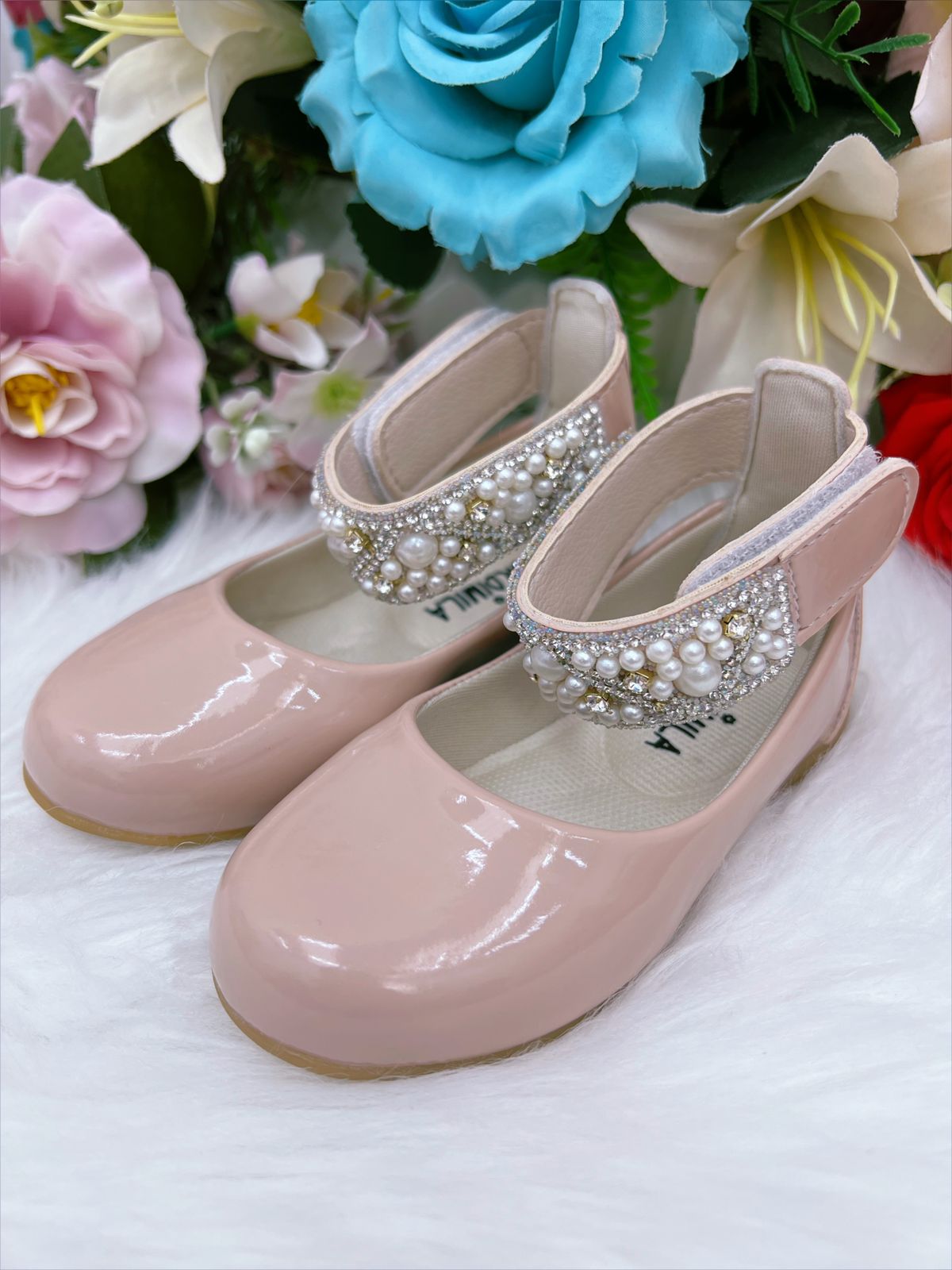 Zapato Tobillero de Charol Color Nude con Perlas y Pedrería