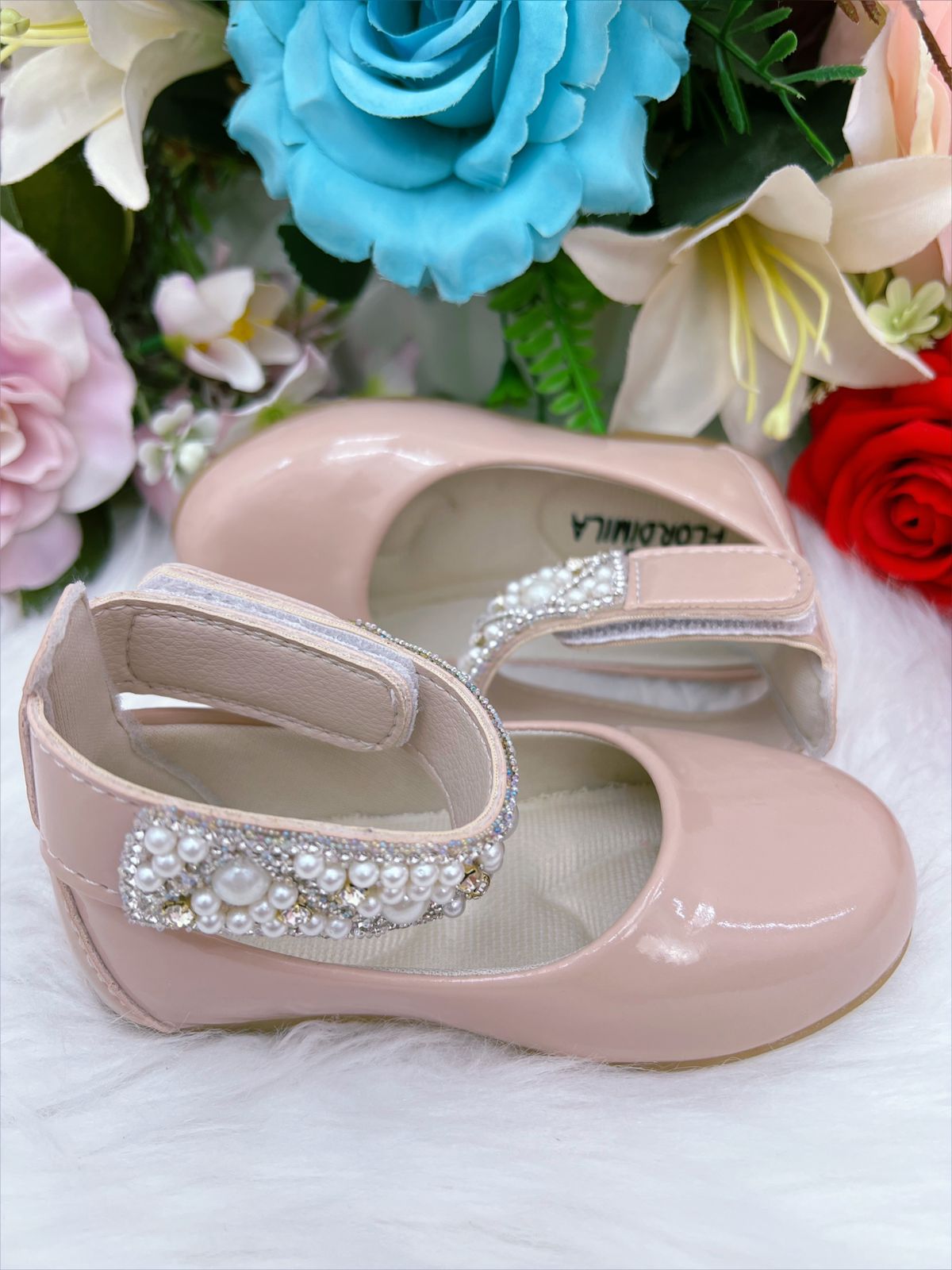 Zapato Tobillero de Charol Color Nude con Perlas y Pedrería