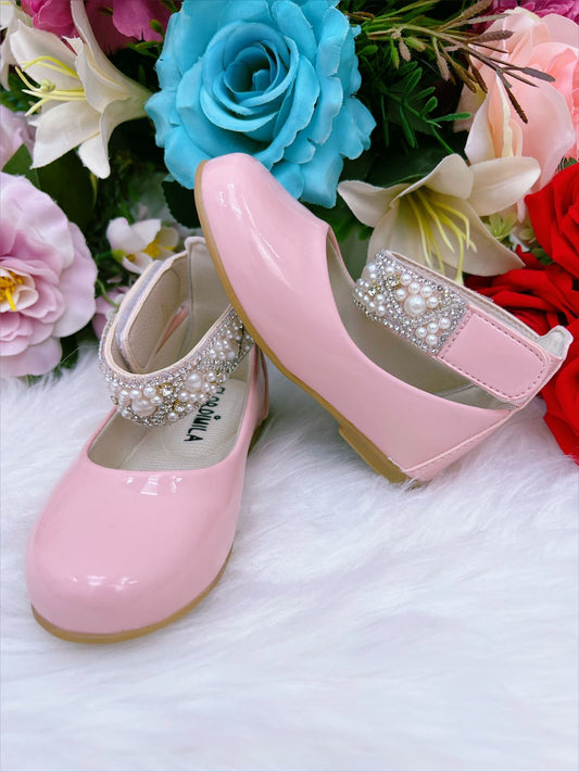 Tobillera de zapato rosa con perlas y pedrería 