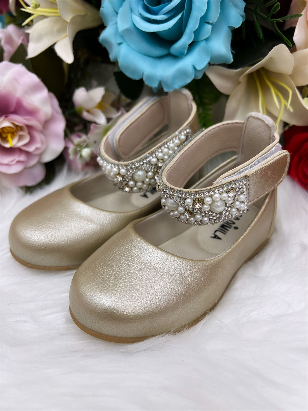 Zapato Tobillero Dorado con Perlas de Estrás 