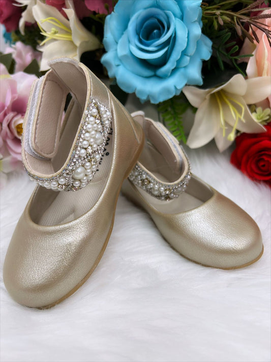 Zapato Tobillero Dorado con Perlas de Estrás 