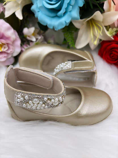 Zapato Tobillero Dorado con Perlas de Estrás 