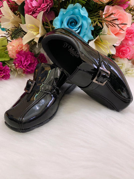 Zapatos de vestir de charol negro para niño