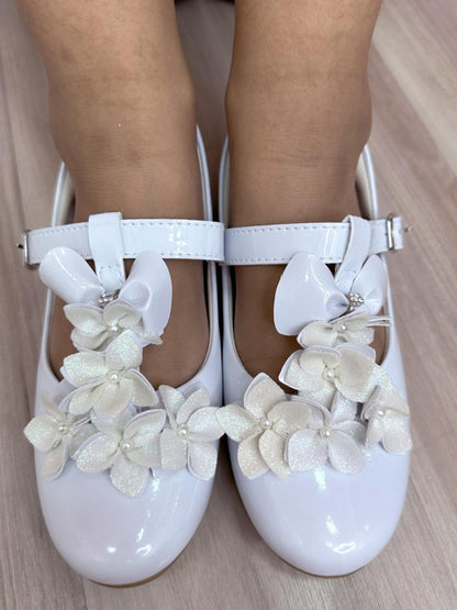 Zapatos de charol blanco con aplique de flores y lazo de lujo 