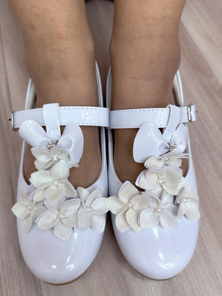 Zapatos de charol blanco con aplique de flores y lazo de lujo 