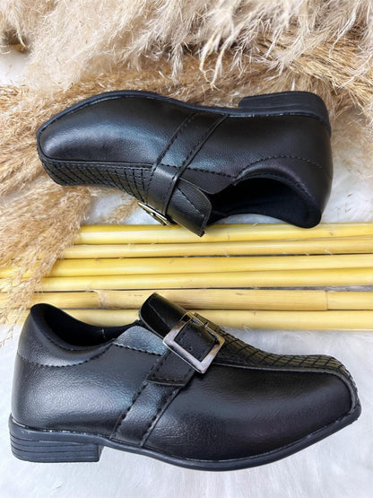 Zapatos de vestir con cordones Princes en negro mate