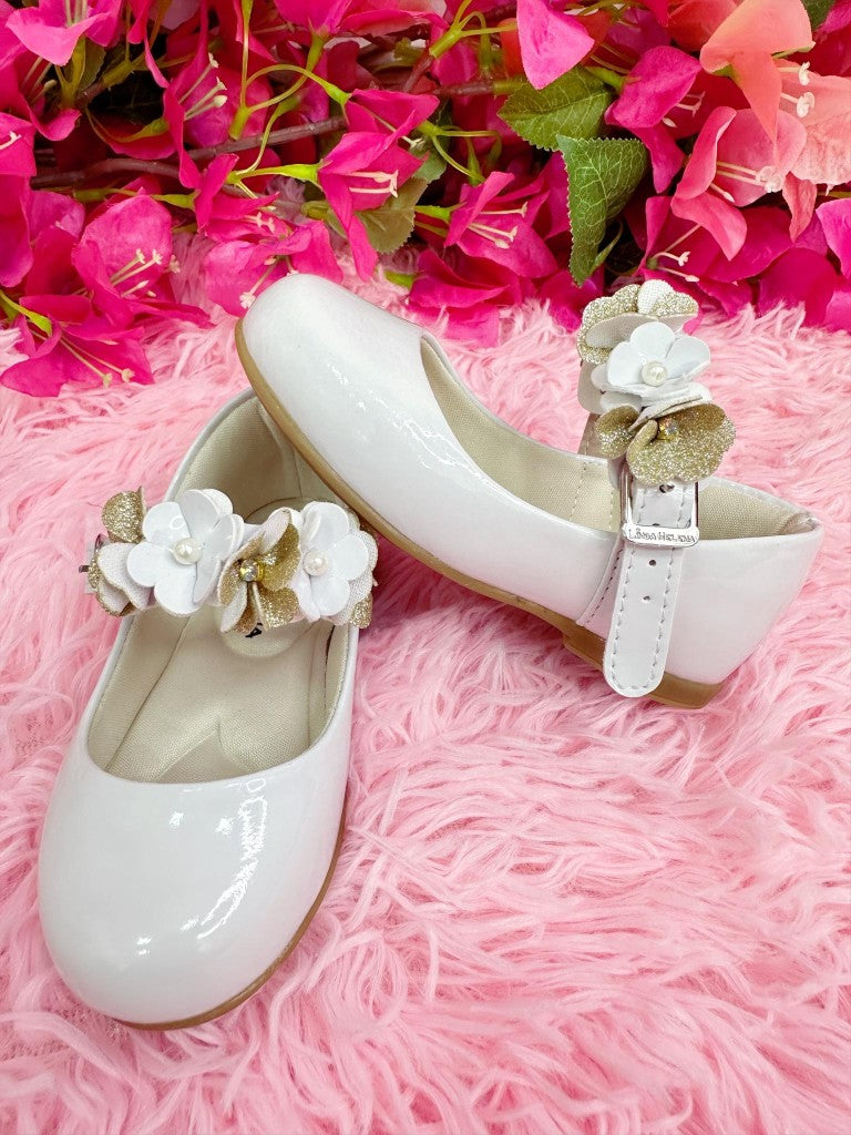 Zapatos de charol blanco con aplique de flores doradas de lujo