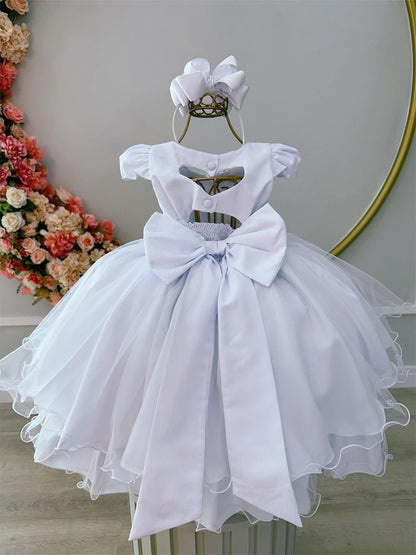 Vestido infantil blanco con busto acanalado, perlas y pedrería, de lujo.