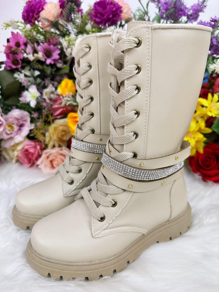 Botas altas para niños en color blanco roto con cordones y cremallera