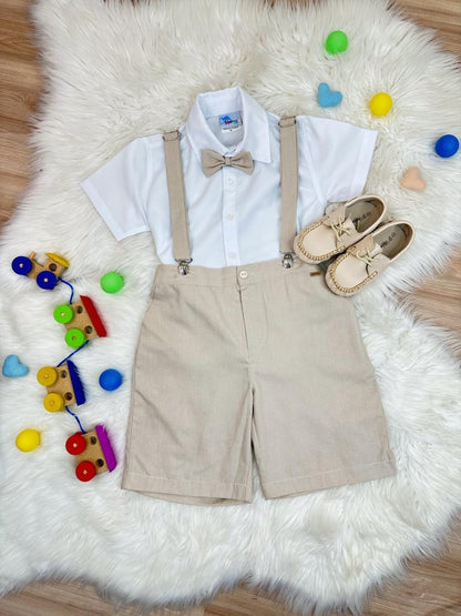 Conjunto de camisa formal beige, corbata, pantalones cortos y tirantes