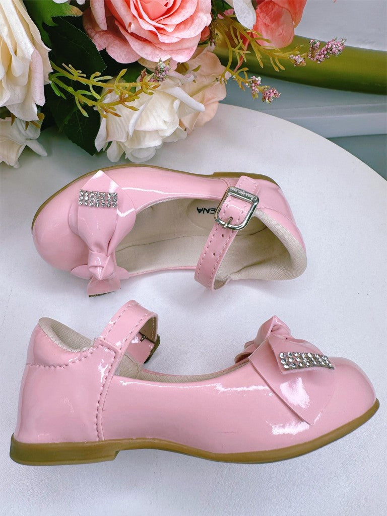 Zapatos de charol rosa con lazo y aplique de diamantes de imitación 