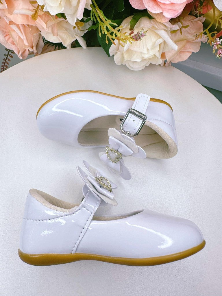 Zapato blanco con aplique de corazón de diamantes de imitación 