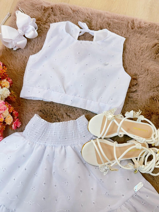 Conjunto de niña con top corto blanco y falda bordada de lujo de longitud media