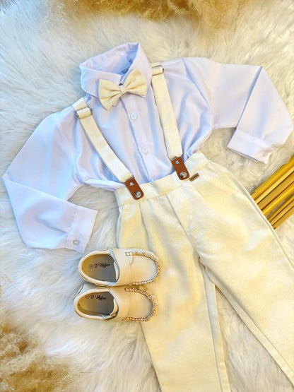 Conjunto formal de camisa, pantalón, corbata y tirantes color marfil