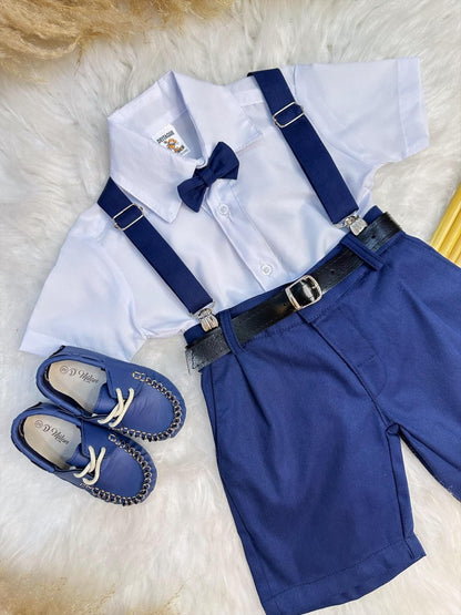 Conjunto de camisa azul marino, corbata, pantalón corto y tirantes 