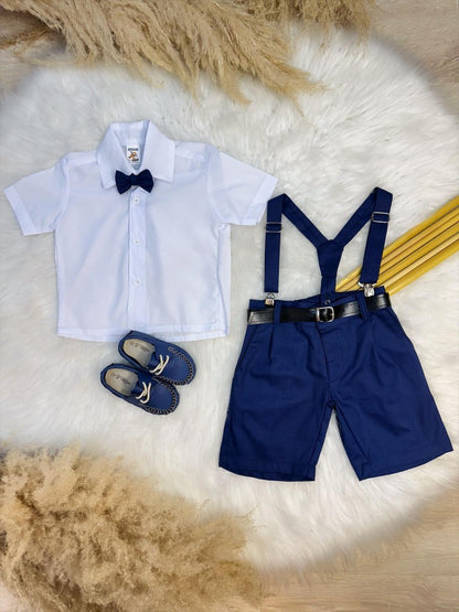 Conjunto de camisa azul marino, corbata, pantalón corto y tirantes 