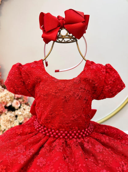 Vestido infantil de tul rojo con encaje floral y cinturón de perlas