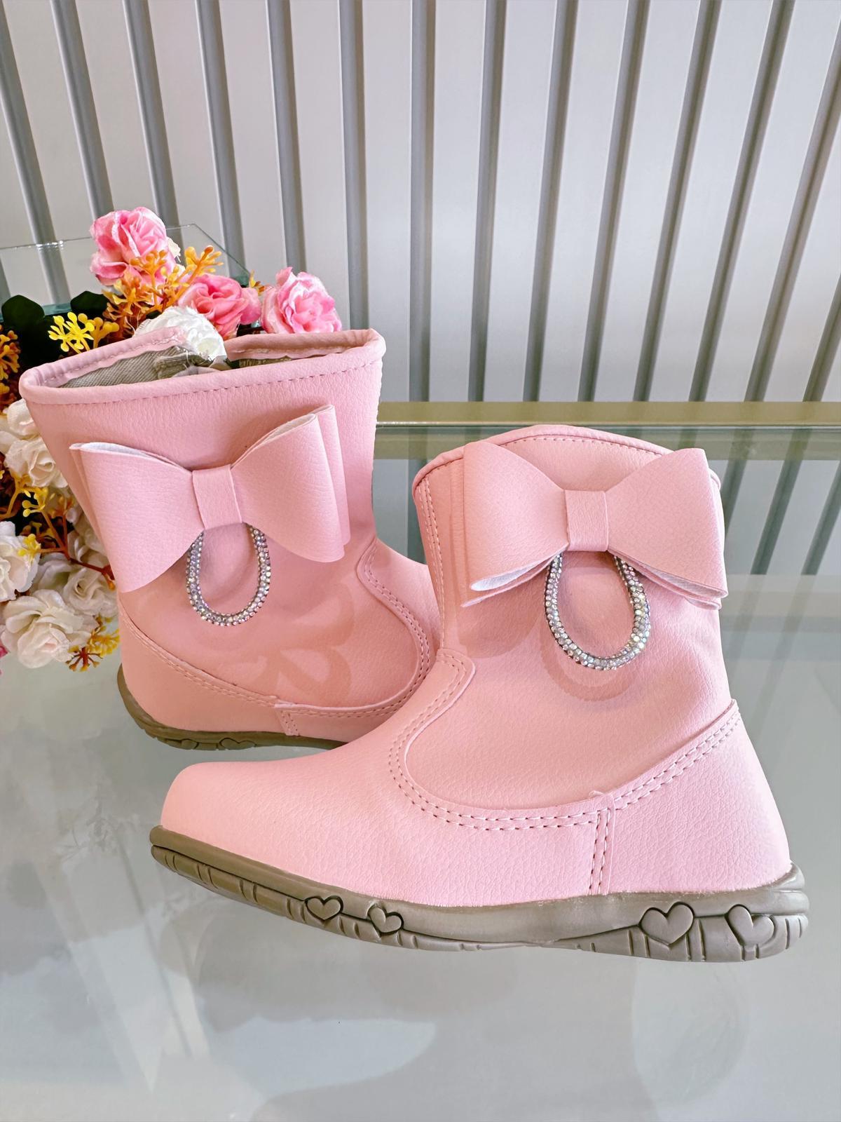 Botines infantiles rosa mate con lazo de pedrería y cremallera 
