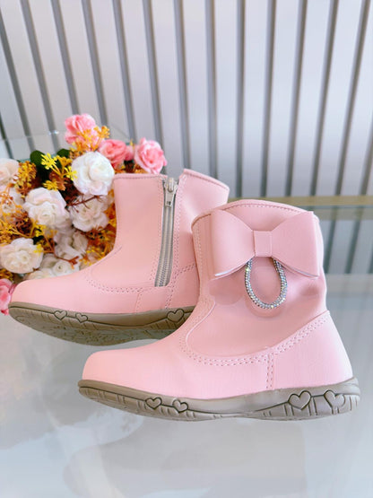 Botines infantiles rosa mate con lazo de pedrería y cremallera 