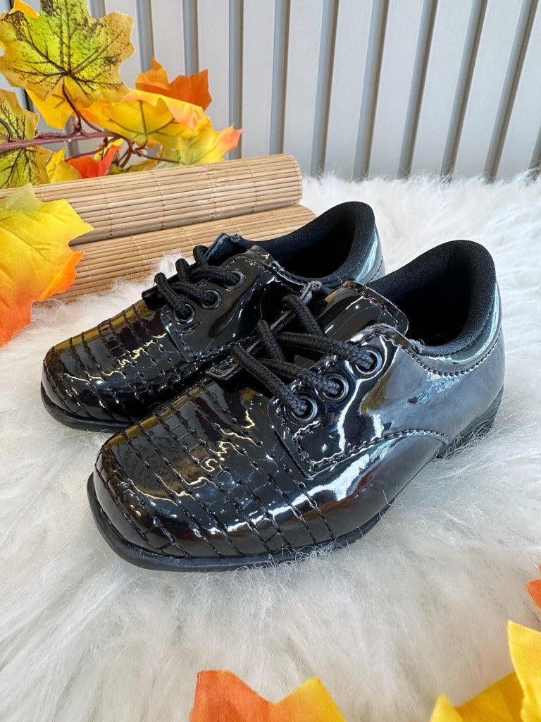 Zapatos de vestir negros de charol con cordones para niño