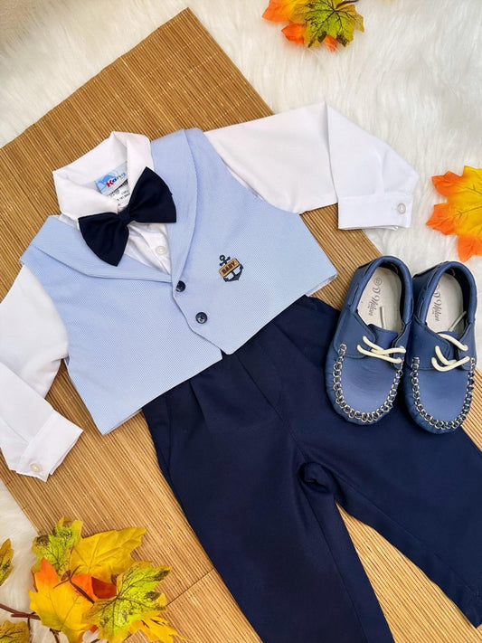 Conjunto formal: pantalón, chaleco, corbata azul y camisa blanca