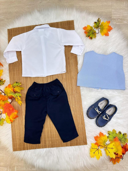 Conjunto formal: pantalón, chaleco, corbata azul y camisa blanca