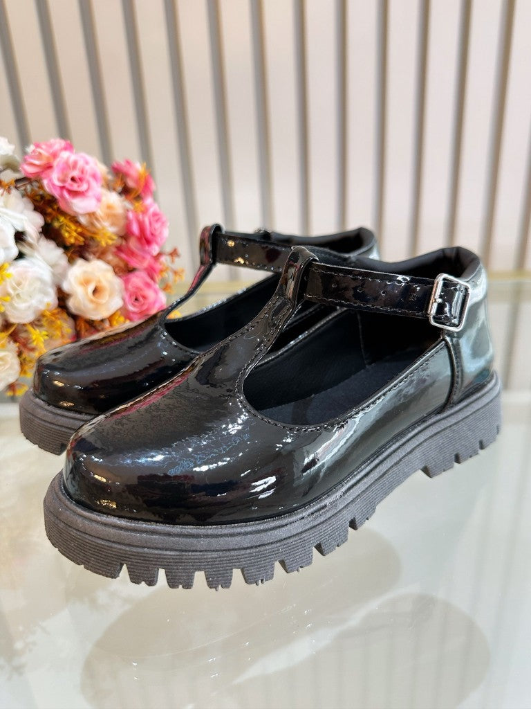 Zapatos de fiesta de charol negro para niños