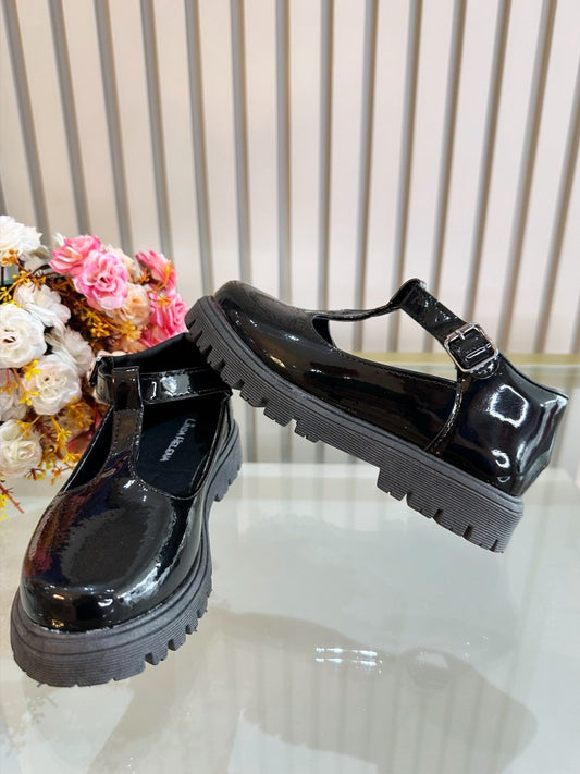 Zapatos de fiesta de charol negro para niños