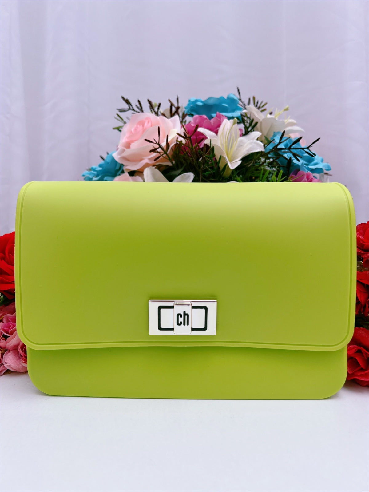 Bolso de hombro mediano con correa ajustable en varios colores de lujo 
