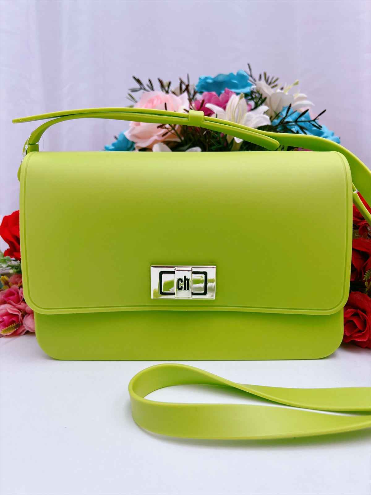 Bolso de hombro mediano con correa ajustable en varios colores de lujo 