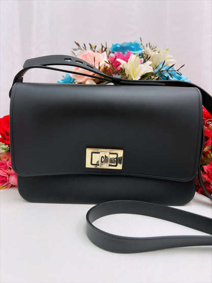 Bolso de hombro mediano con correa ajustable en varios colores de lujo 