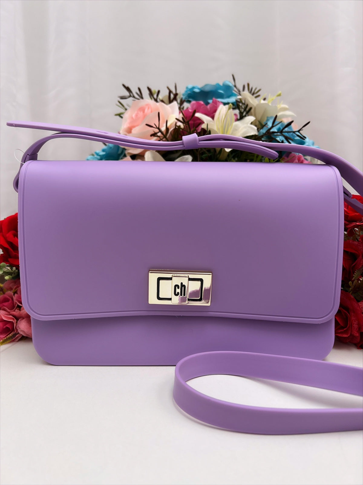 Bolso de hombro mediano con correa ajustable en varios colores de lujo 