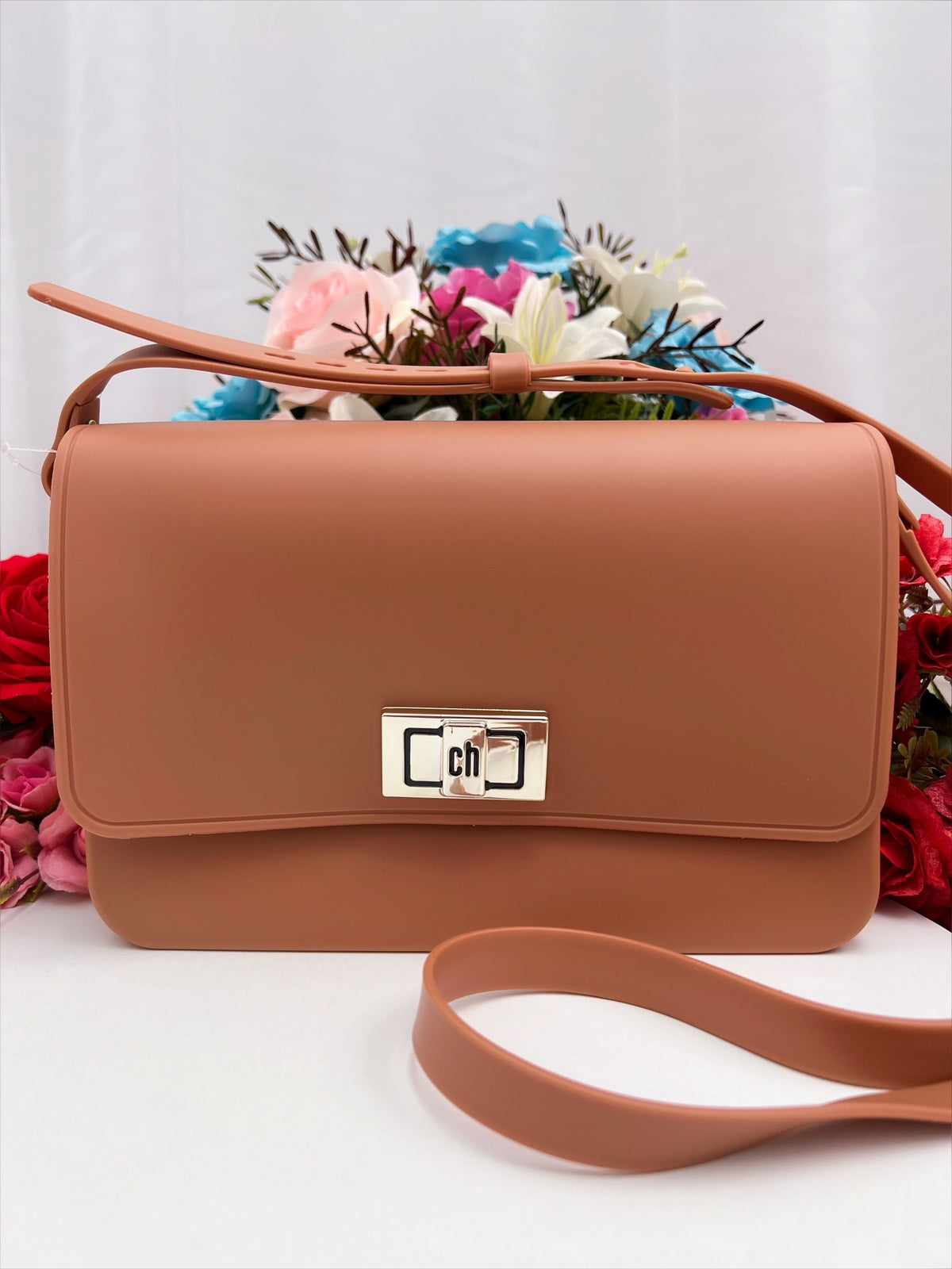 Bolso de hombro mediano con correa ajustable en varios colores de lujo 