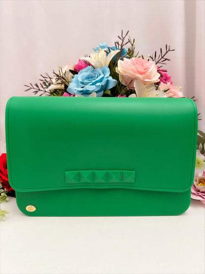 Bolso de hombro mediano con correa ajustable en varios colores de lujo 
