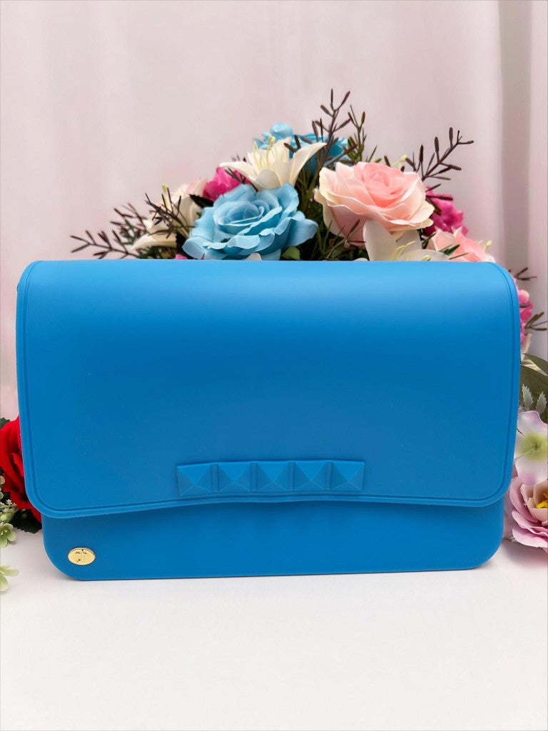 Bolso de hombro mediano con correa ajustable en varios colores de lujo 