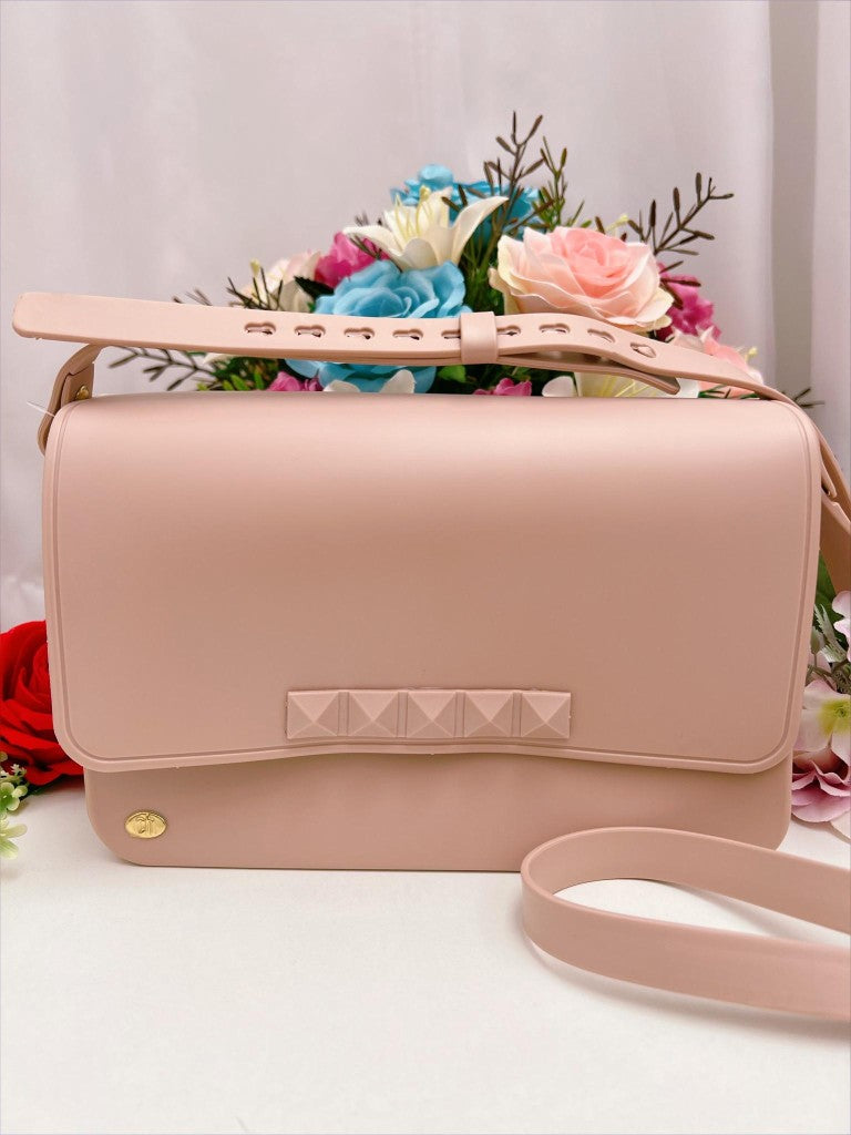 Bolso de hombro mediano con correa ajustable en varios colores de lujo 