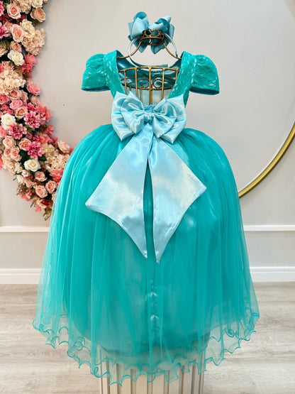 Vestido largo de tul con encaje verde para niña, ideal para dama de honor en una boda de lujo.