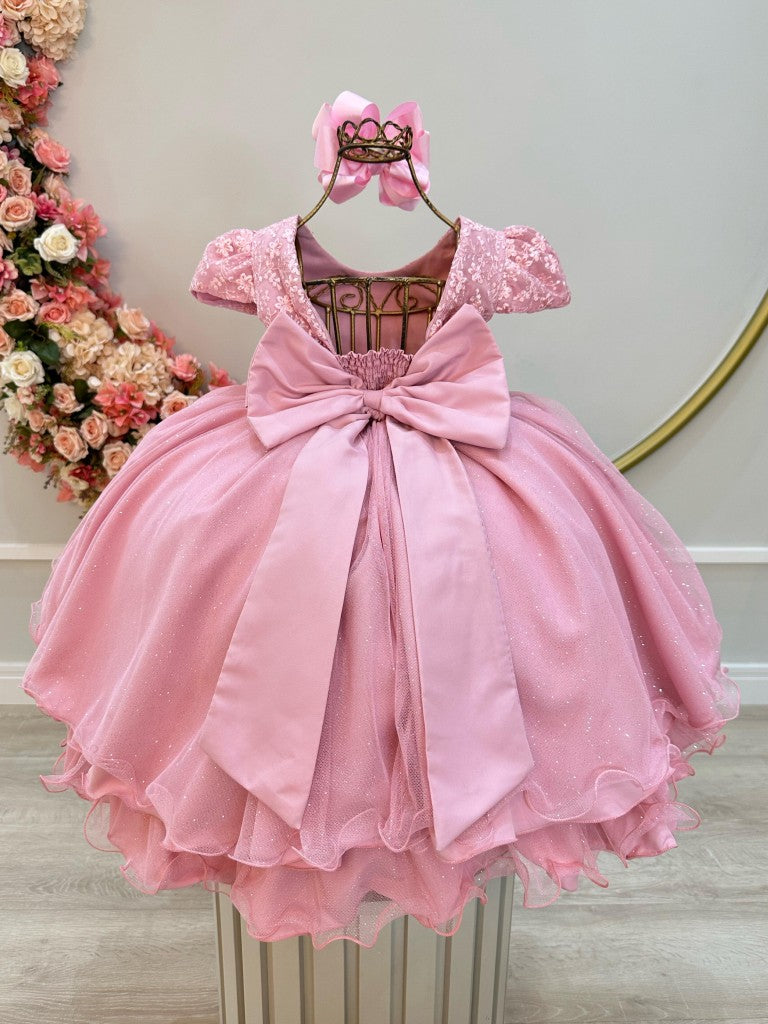 Vestido infantil rosa con cinturón de encaje, perlas y pedrería