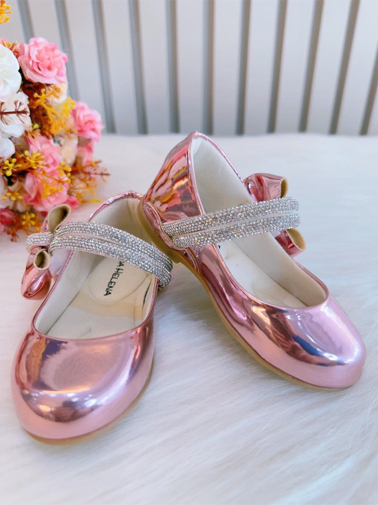 Zapato rosa metalizado con lazo y tiras de diamantes de imitación 