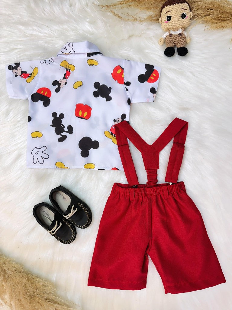 Conjunto de Mickey Mouse para niño con shorts con tirantes y camisa 