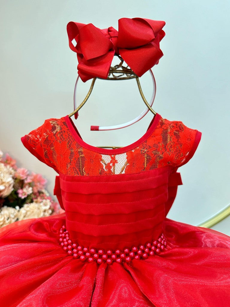 Vestido infantil rojo con encaje y cinturón de perlas