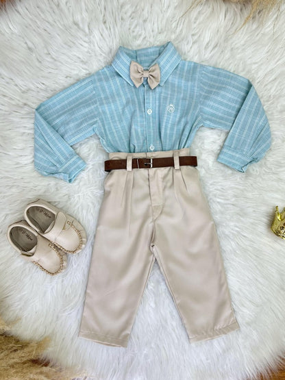 Conjunto Infantil: Camisa de Rayas Verdes y Pantalón Beige con Cinturón 